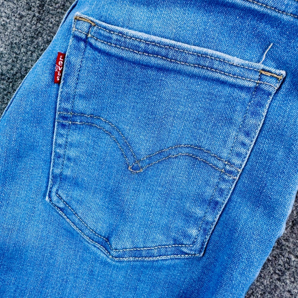 Levis 725 High Rise Bootcut Jeans Womens 28x32 Medium Wash Blue Slim 18759-0086 - Picture 6 of 14